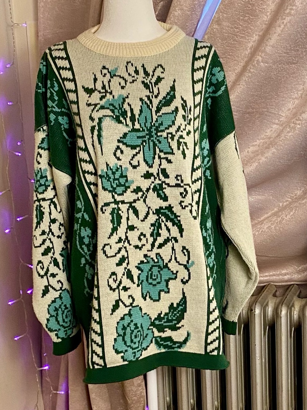Emerald Isle Ireland Crewneck Tunic Sweater in Cream and Green Floral Shamrock